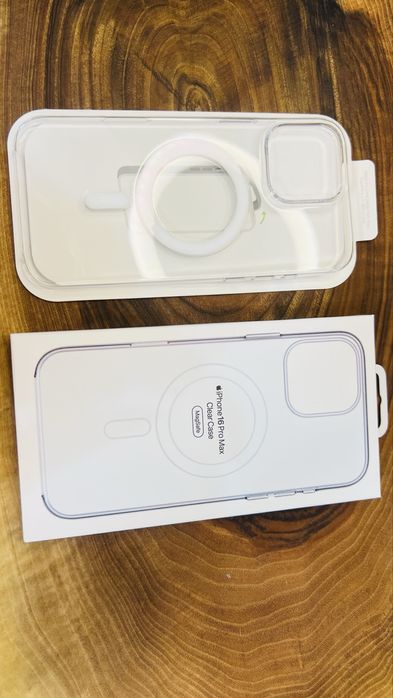  iPhone 16 Pro & 16 Pro Max Apple MagSafe Clear Case