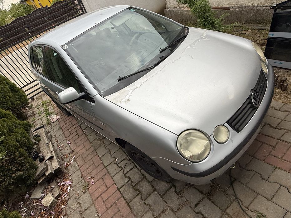 Vand Vw polo pentru DEZMEMBRAT- masina este completa
