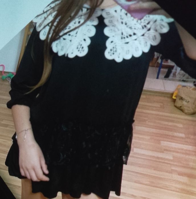 Rochie neagra cu guler alb