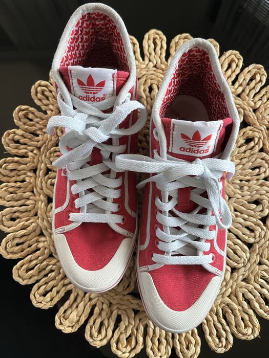 Дамски кецове Адидас