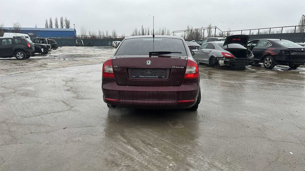 Dezmembram  SKODA OCTAVIA 2 FACELIFT AN 2010 ,1.6 TDI,Motor .CAYC