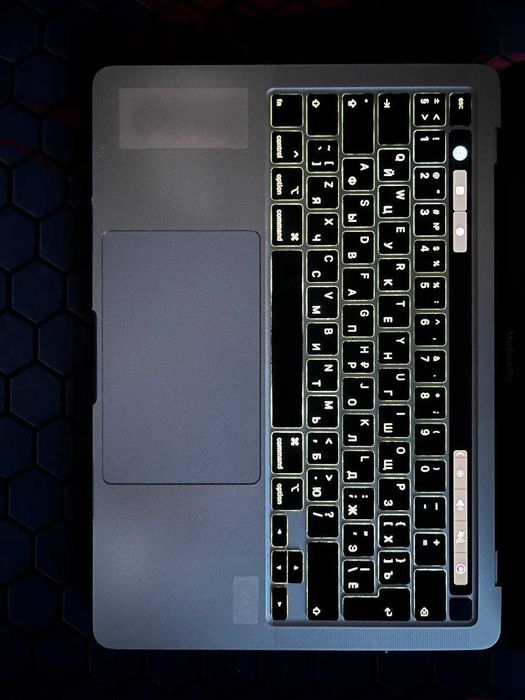 MacBook Pro 13" 2020 | Intel Core i5 | 8 ГБ | SSD 256 ГБ