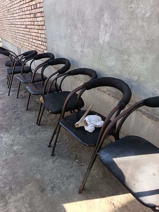 Stul sotiladi 12 bor