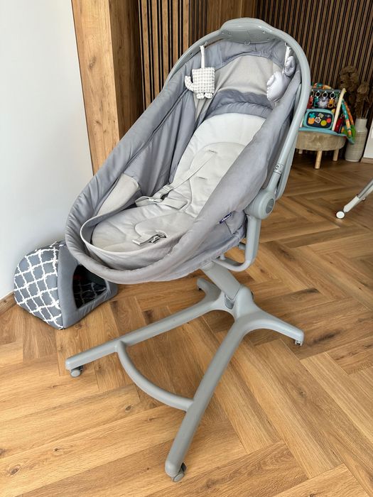 Next to me легло за бебе