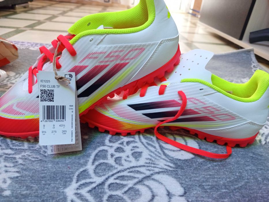 Продават се Обувки Adidas