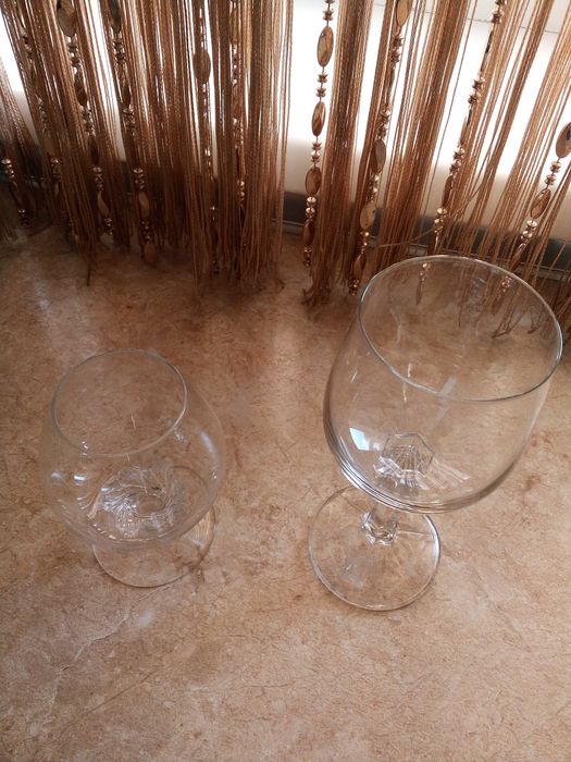 Старинные фужеры конусные 2шт и круглые 2шт.Цена за все 100 тыс