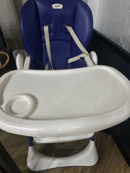 Детский стол для кормление