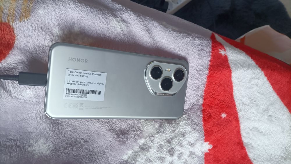 Vând sau schimb este nou sigilat desfăcut pentru proba