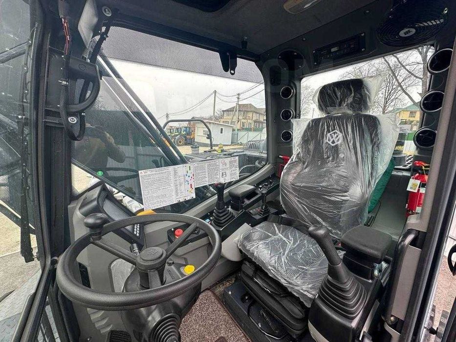 Колесный экскаватор XINYUAN C150W