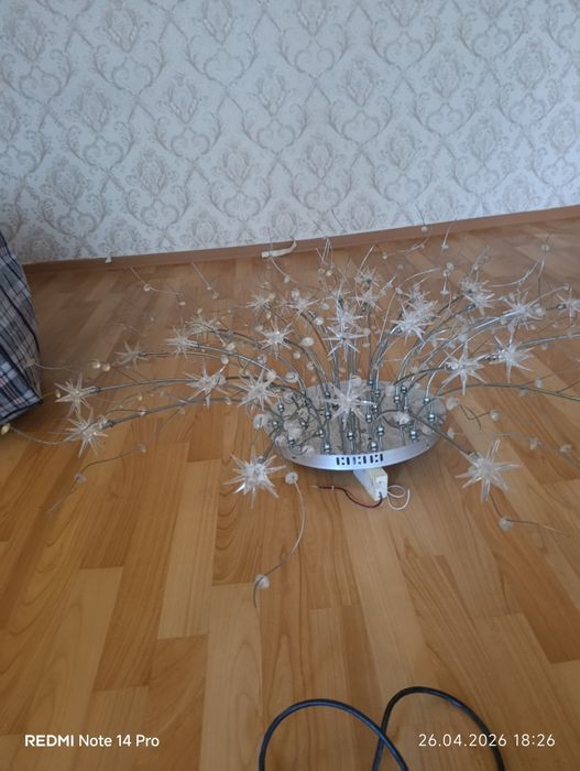 Продам люстры      .