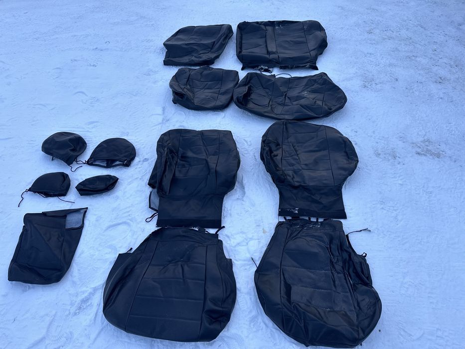 Комплект кожаных чехлов на сиденья,накидки  на авто,чехлы на машину