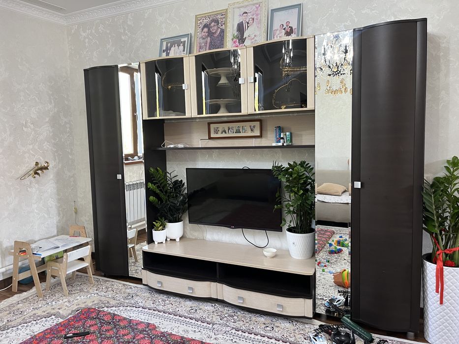 Продается гарнитур