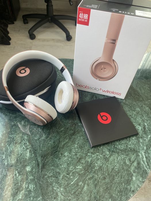 Beats solo 3 wireless by Dr. Dre