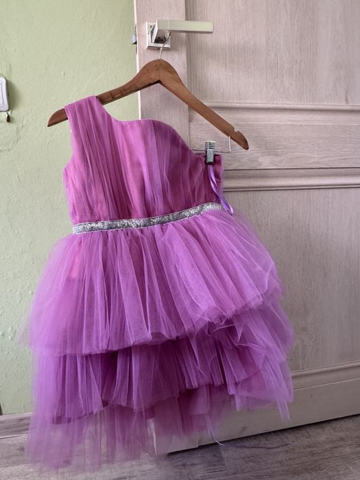 Продам платье на выпуской