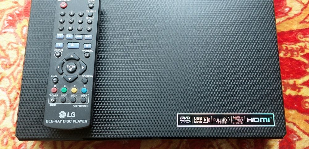 Продам сд/двд проигрыватель LG bp 250