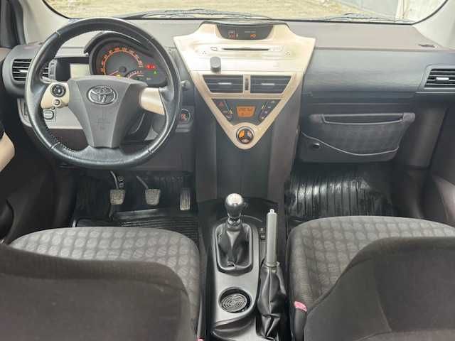 Toyota IQ Colection