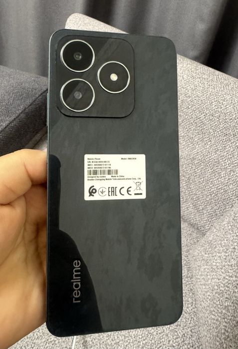 Продам сотовый телефон Realme C61