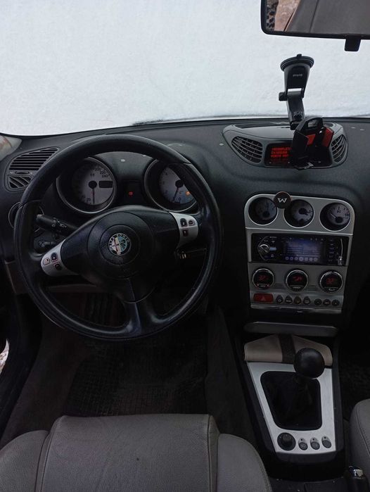 Vând Alfa Romeo 156