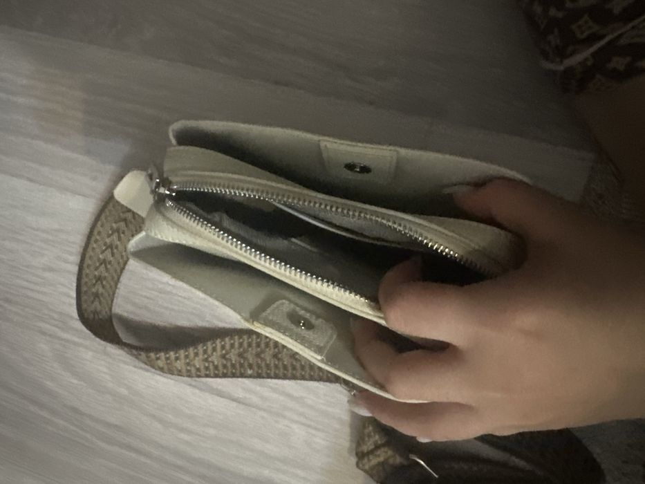 Сумка белая кросс-боди