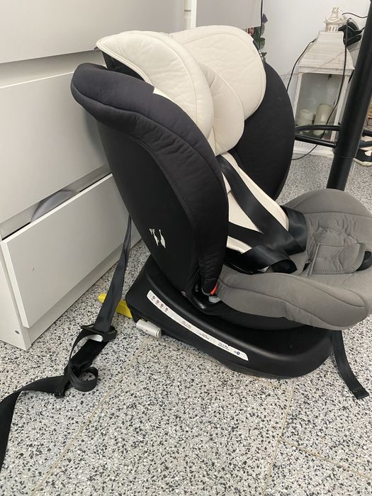 Scaun bebe cu isofix