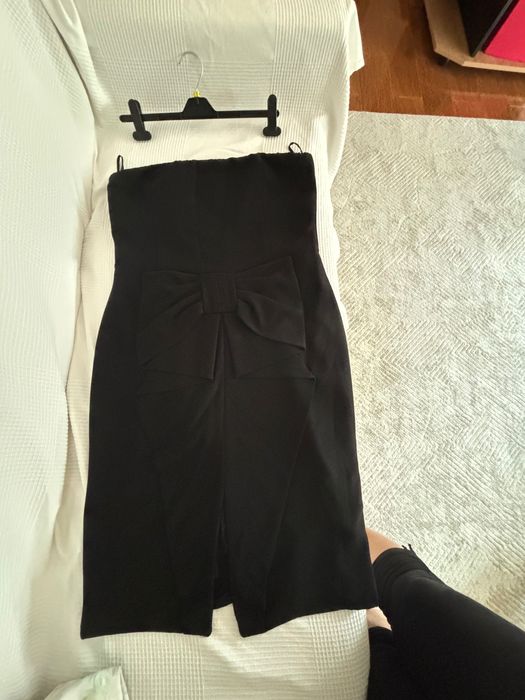 Rochie neagra fara bretele , foarte sic , marca Guy Laroche