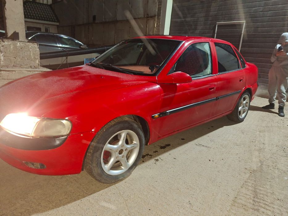 Opel vectra 1995 года