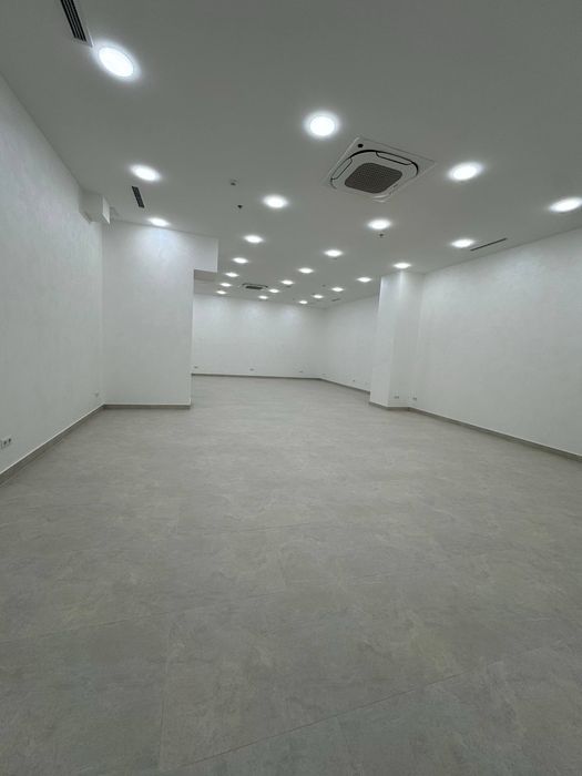 Нежилое помещение Автосалон Toyota 400 м2