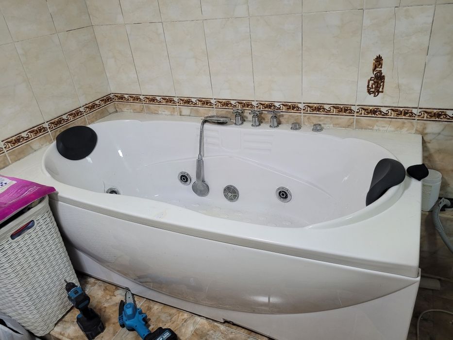 Продам Ванну-Джакузи !