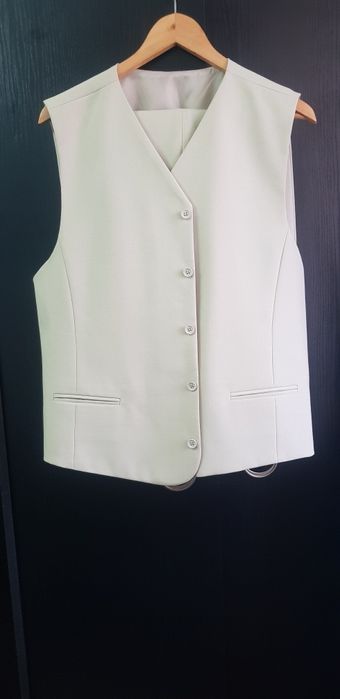 Продам костюм ( тройка  )