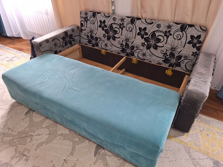 Продам диван в хорошем состояний