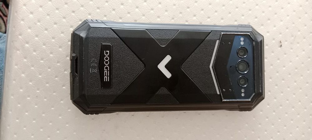 Продам смартфон DOOGEE V Max plus 16/512 гб