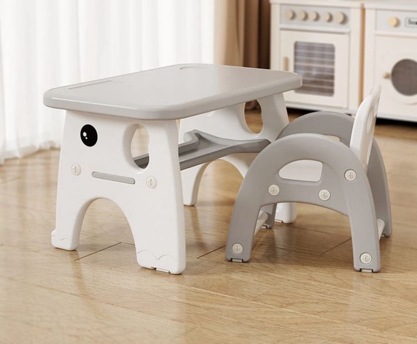 Стол со стулом доя малышей