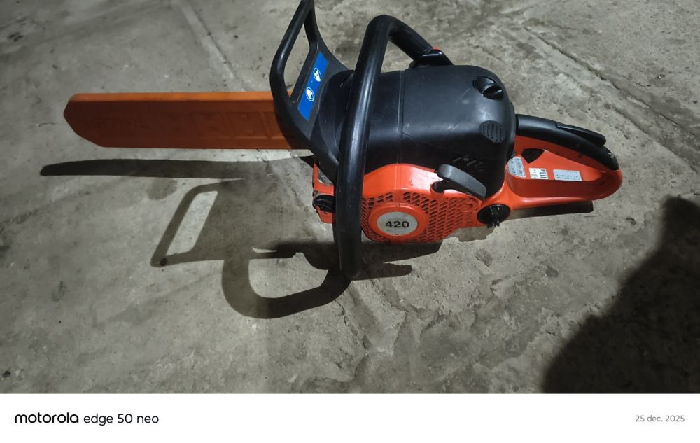 Drujba Dolmar și foarfeca benzina Stihl de tuns gard viu