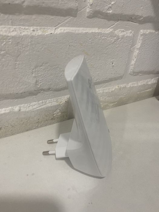 Wi-fi адаптер интернет-сигнала TP-LINK RE200