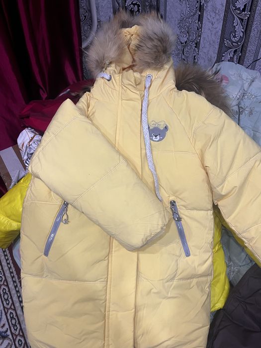 продам куртку зимнюю для девочек