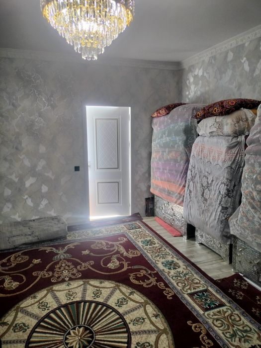 Jizzax shahrida 2 xonali uy sotiladi kelishadigan joyi bor