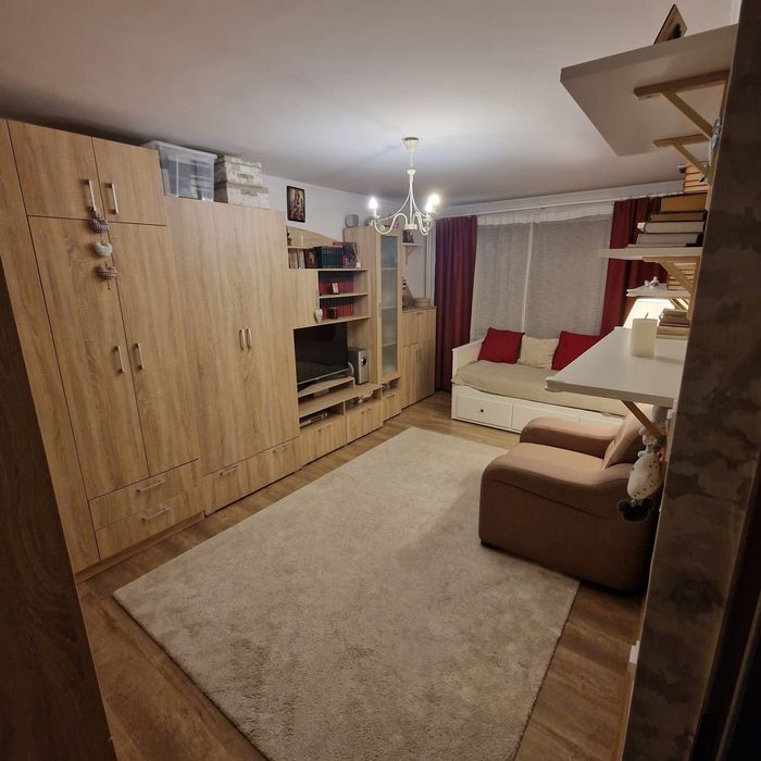 Vând apartament 3 camere dec. metrou Ștefan  cel Mare Polona Greceanu