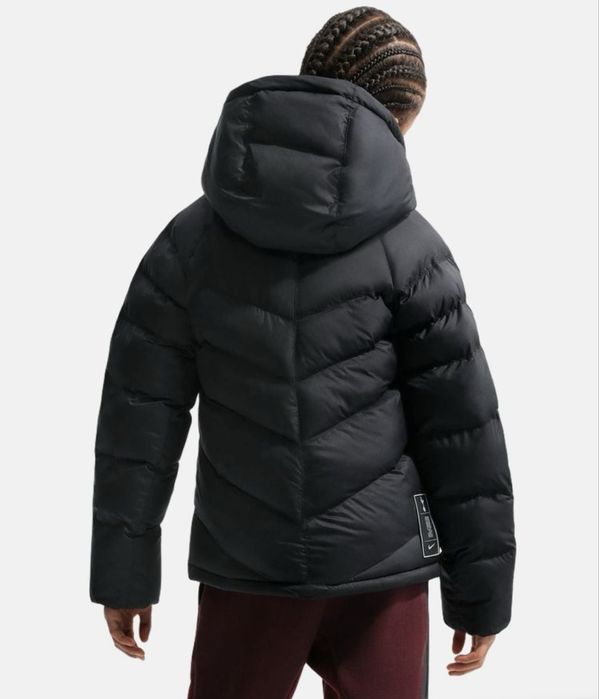 Nike Яке Оригинално от 8г. до 13г.