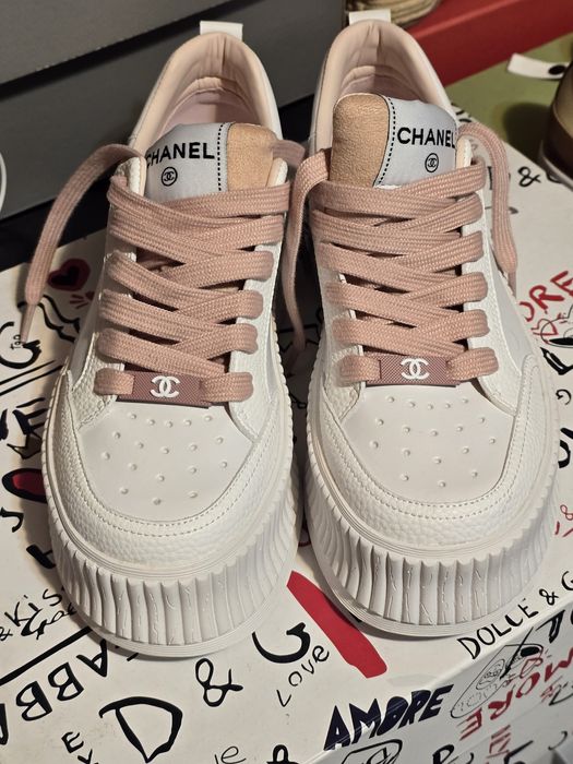 Adidași Chanel 37l