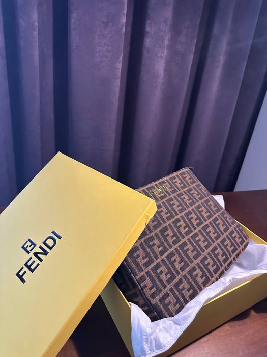 Продам Женскый Сумка Fendi, Оригинал, новый.