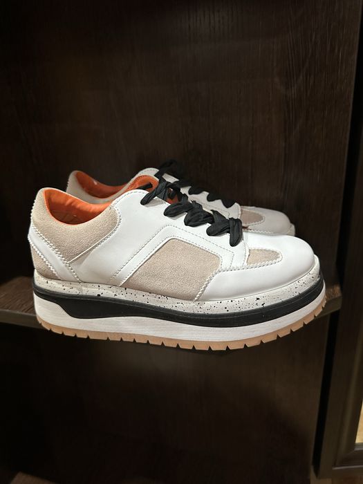 Продам кроссовки