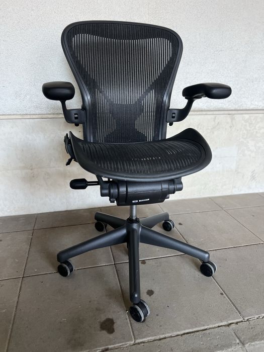 Eргономичен офис стол HERMAN MILLER AERON размер В