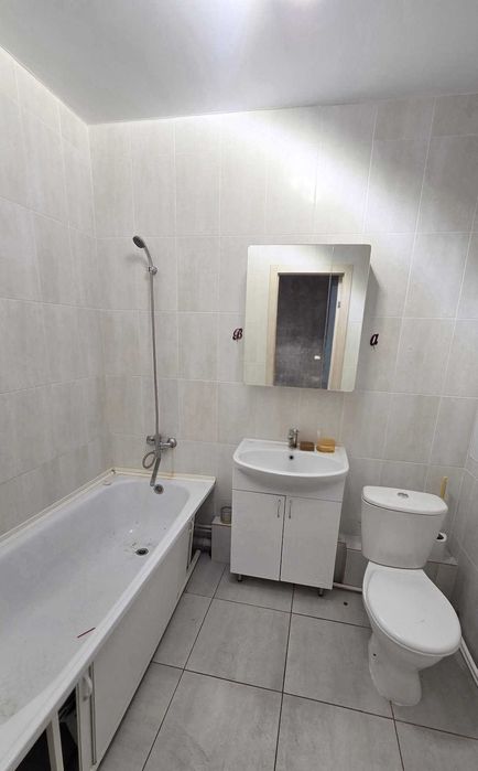 2к.мкр Береке 61кв.  на 2 этаже