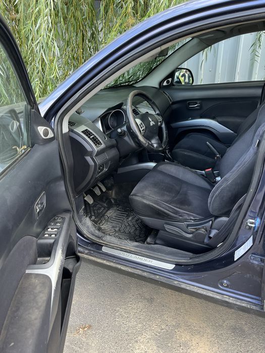 Mitsubishi Outlander 2.2 diesel 4x4 – Xenon, Keyless, Rockford