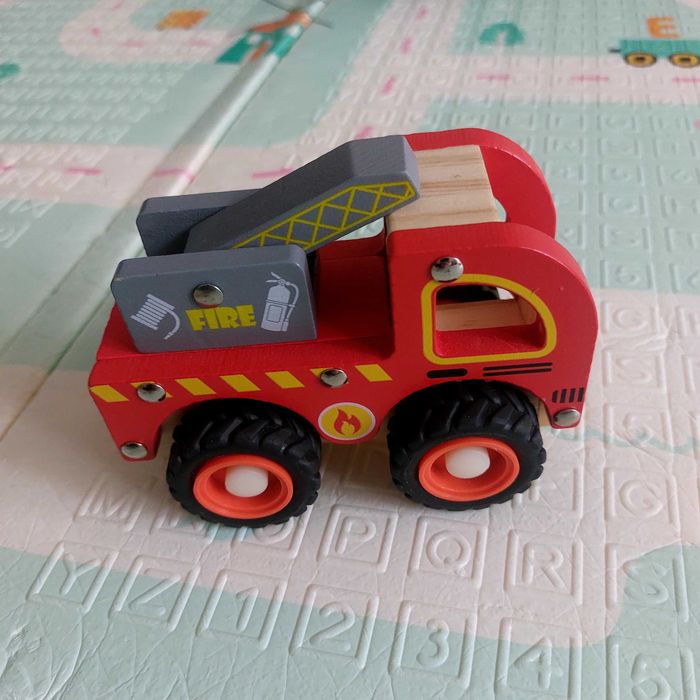 Vând diverse jucării