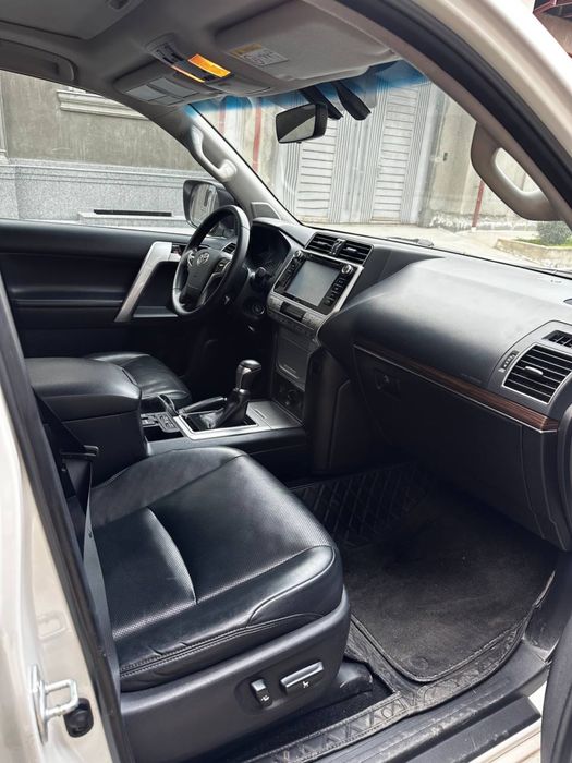 Toyota land cruiser prado