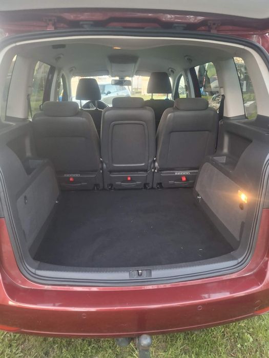 VOLKSWAGEN Touran 2011 — imagine 3