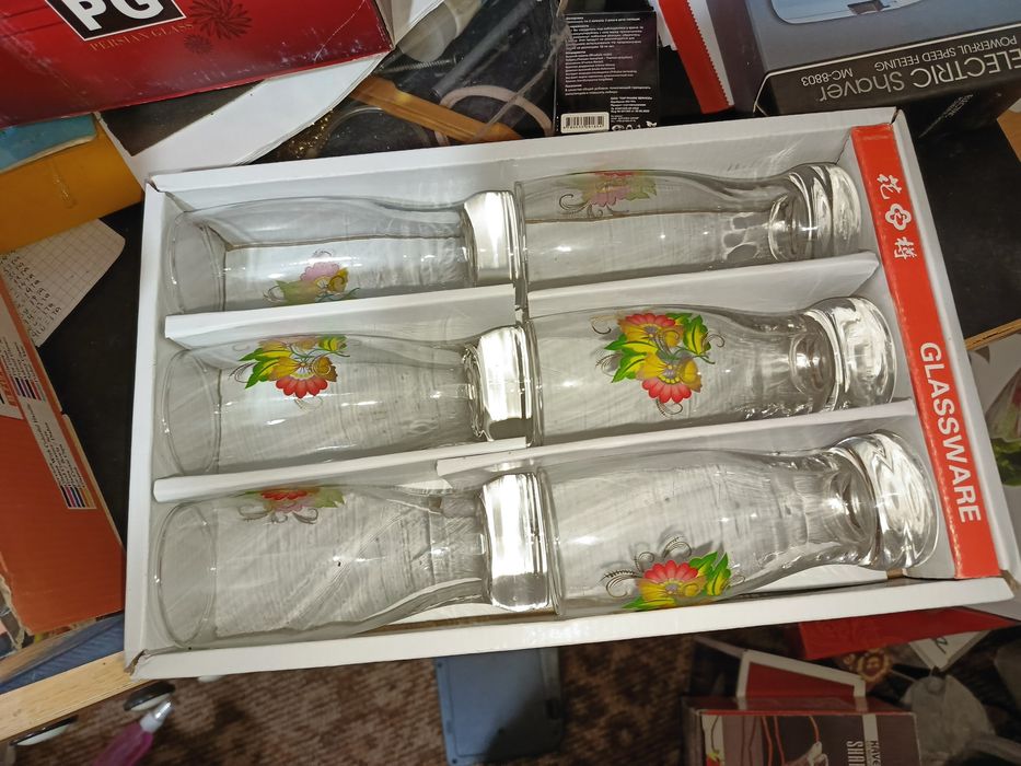 Янги Хар хил турдаги вазалар.