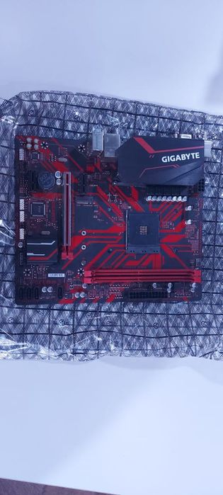 Материнская плата Gigabyte B450M Gaming
