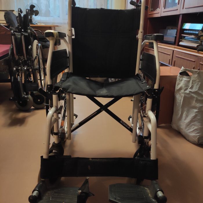 Инвалидная коляска